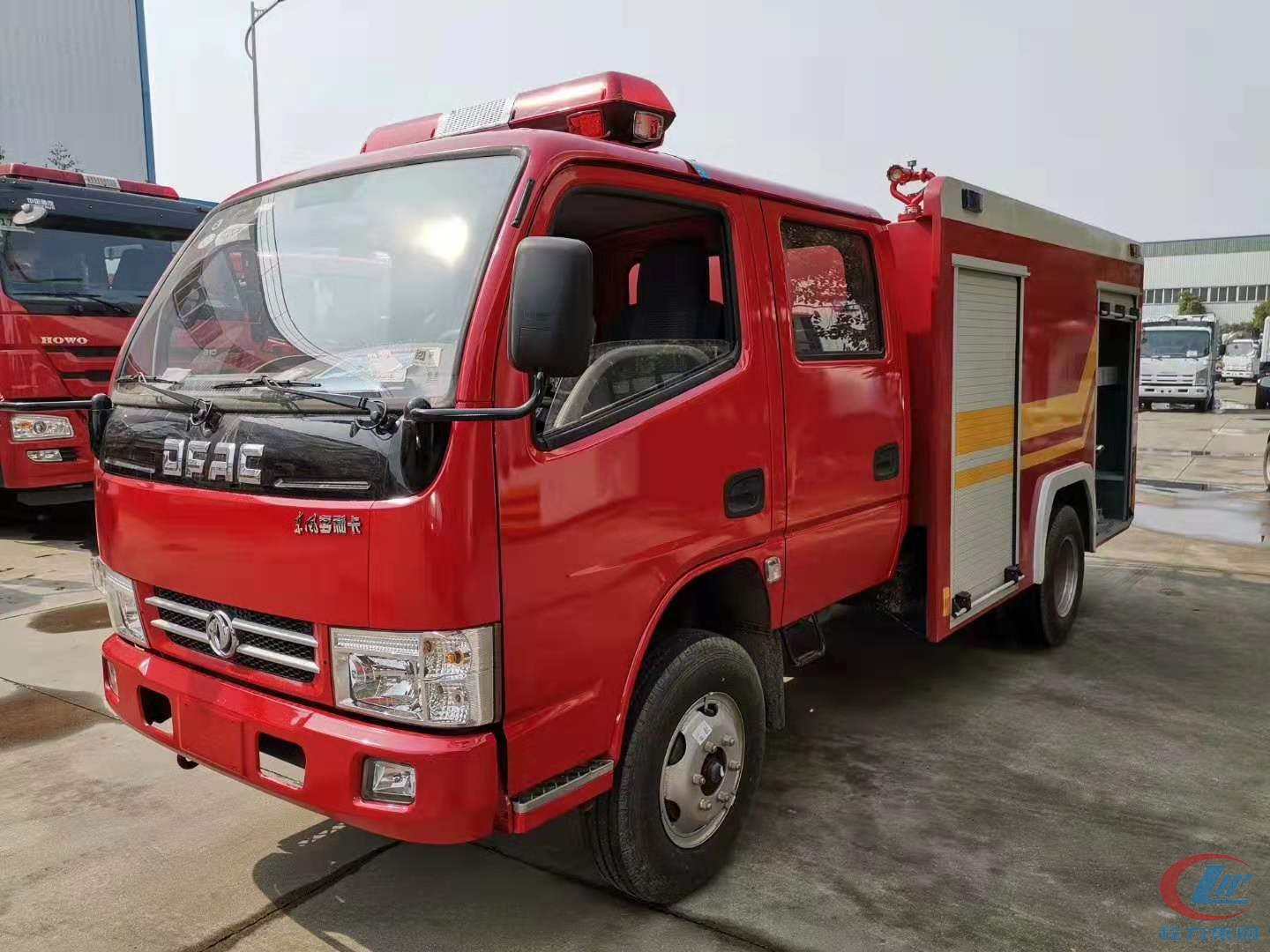 东风小霸王多利卡D6水罐消防车